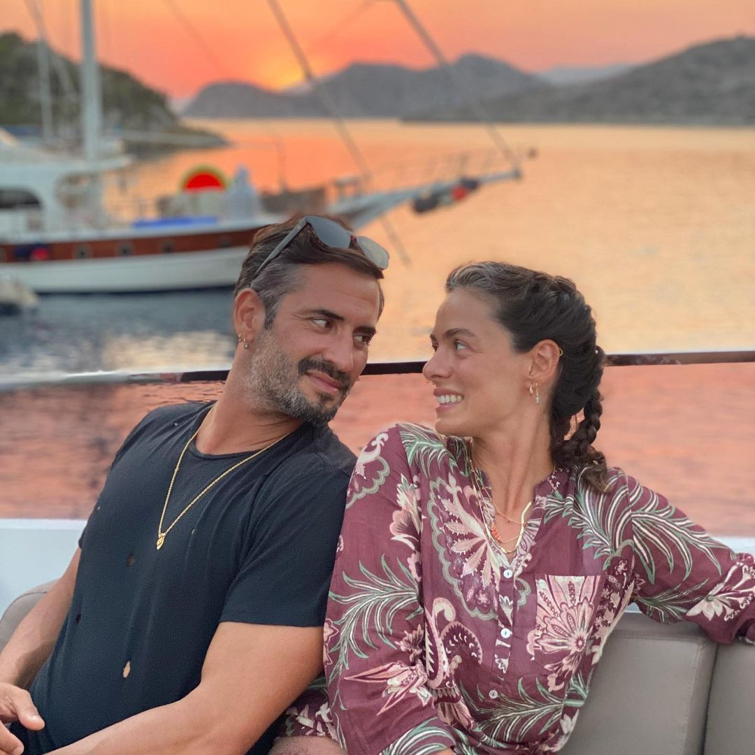 Özge Özpirinçci'den denizin derinliklerinde karnı burnunda poz! - Resim: 1
