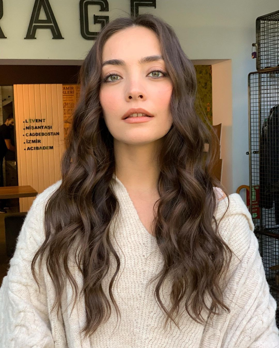 Zeynep Tuğçe Bayat instagram hesabından bu fotoğrafı paylaştı. Zeynep Tuğçe Bayat instagram paylaşımları… - Resim: 4