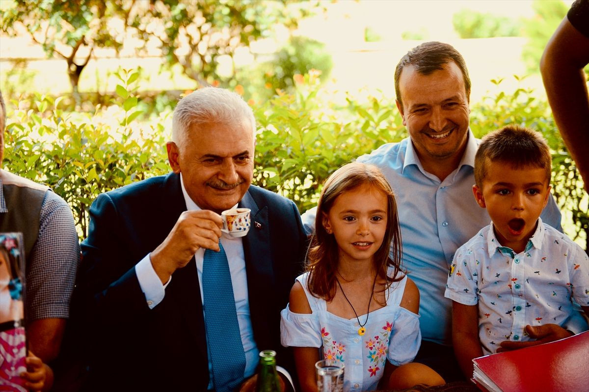Binali Yıldırım 10 yaşındaki Ceylin İmdat'ın kahve teklifini geri çevirmedi - Resim: 1