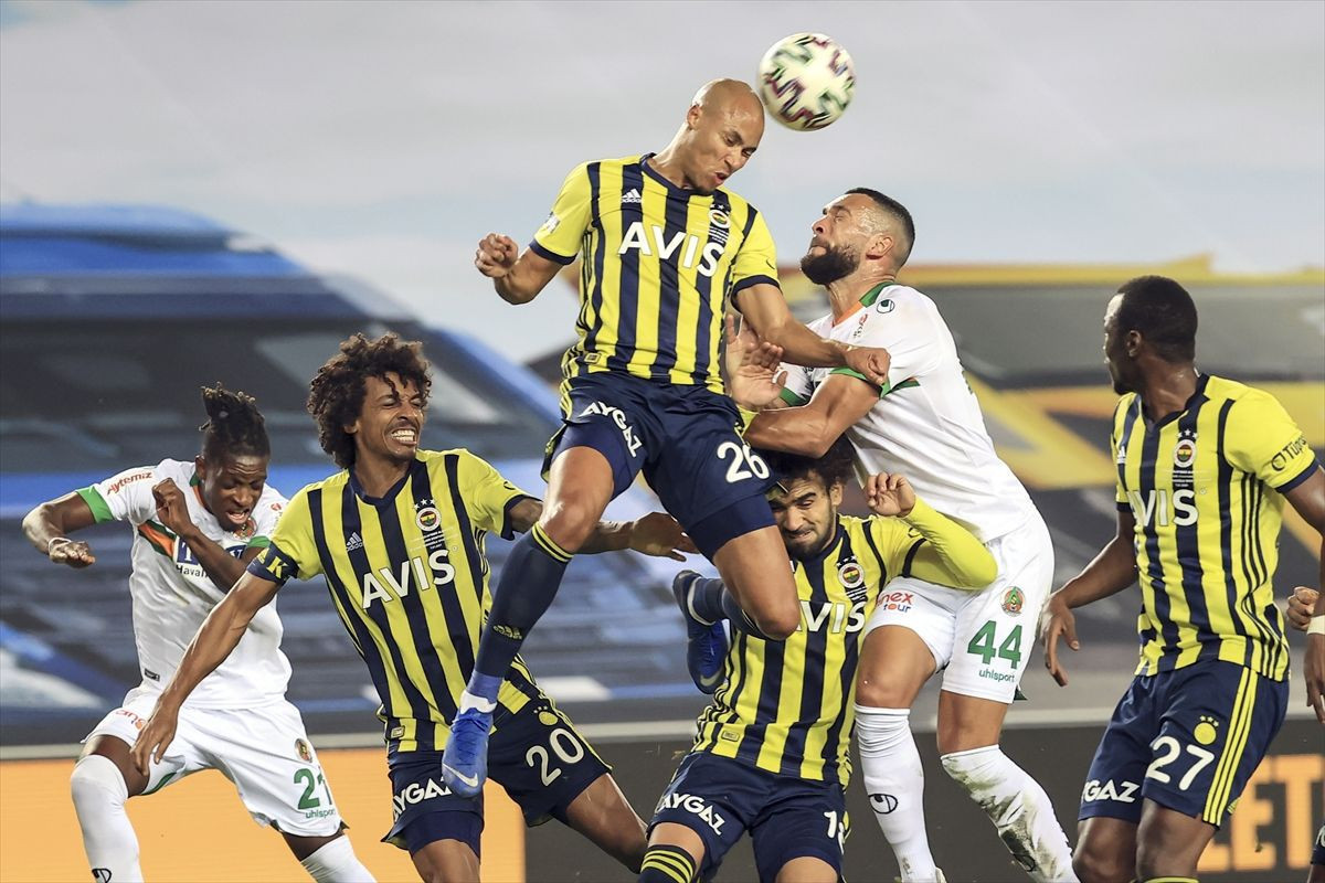 Rıdvan Dilmen: Fenerbahçe topu Barcelona ve City gibi rakibine verdi - Resim: 2