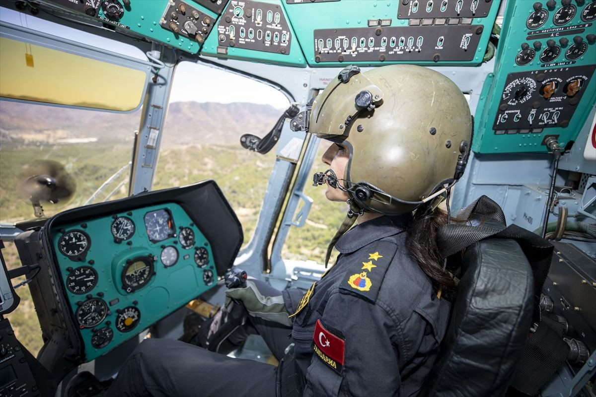 Jandarma ilk ve tek kadın pilotu Muğla Marmaris'te günlerdir görev yaptı: Hayallerim gerçek oldu - Resim: 3
