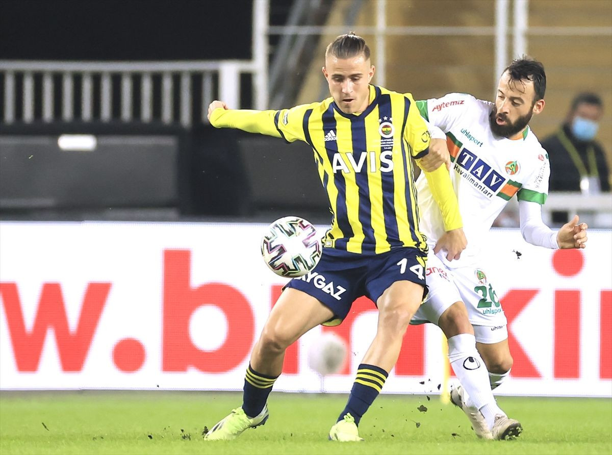 Rıdvan Dilmen: Fenerbahçe topu Barcelona ve City gibi rakibine verdi - Resim: 4