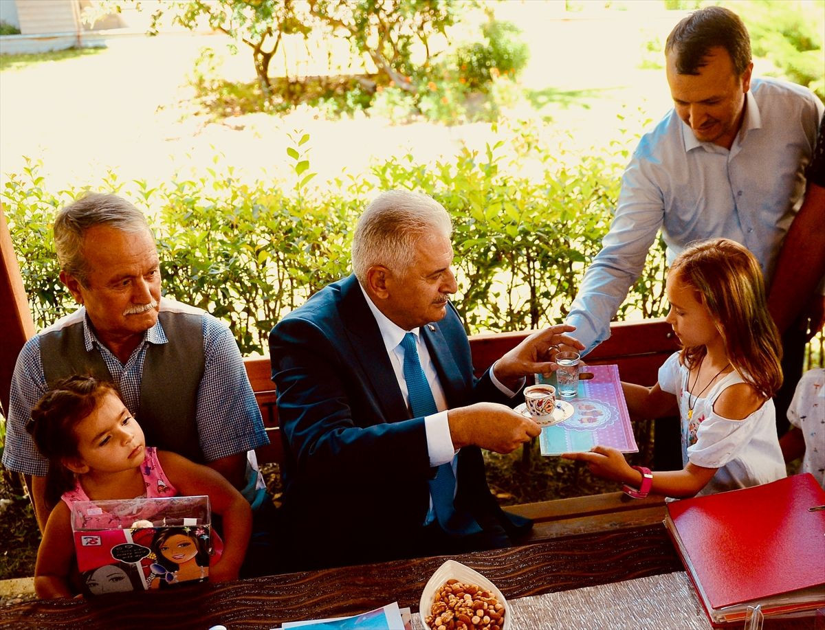 Binali Yıldırım 10 yaşındaki Ceylin İmdat'ın kahve teklifini geri çevirmedi - Resim: 3