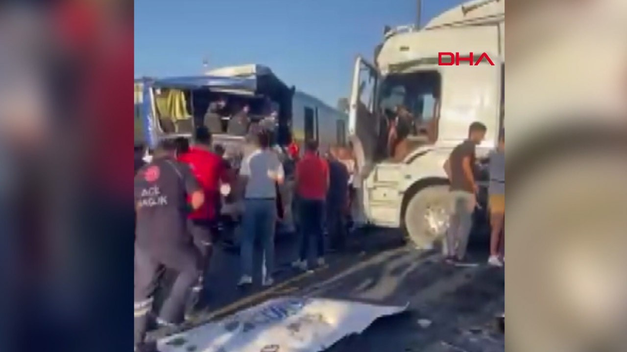 TEM Otoyolu'nda kaza! Trafik durdu:  1 ölü, 9 yaralı