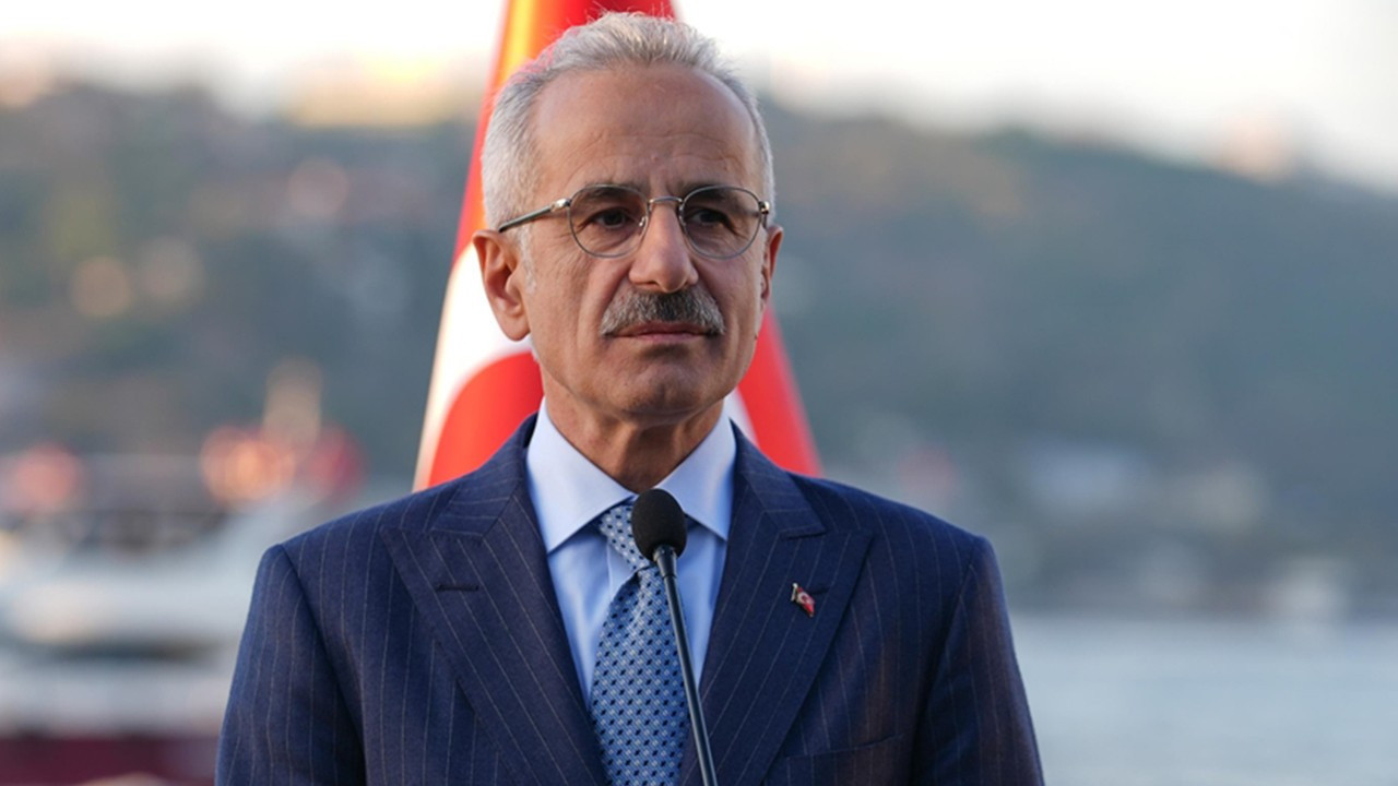 Bakan Uraloğlu duyurdu: Dünyanın çevresinin dörtte üçü kadar yol yaptık!