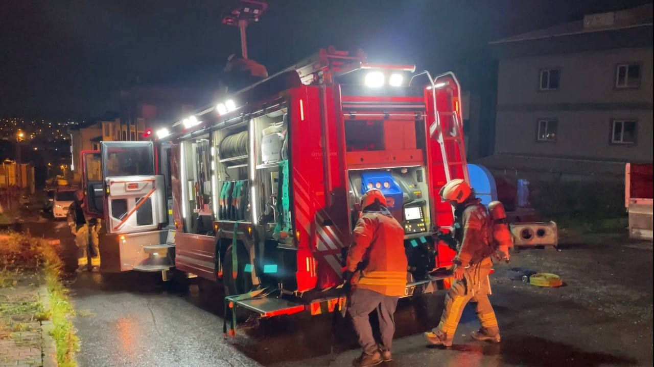 İstanbul'da fabrikada yangın! Yaralılar var