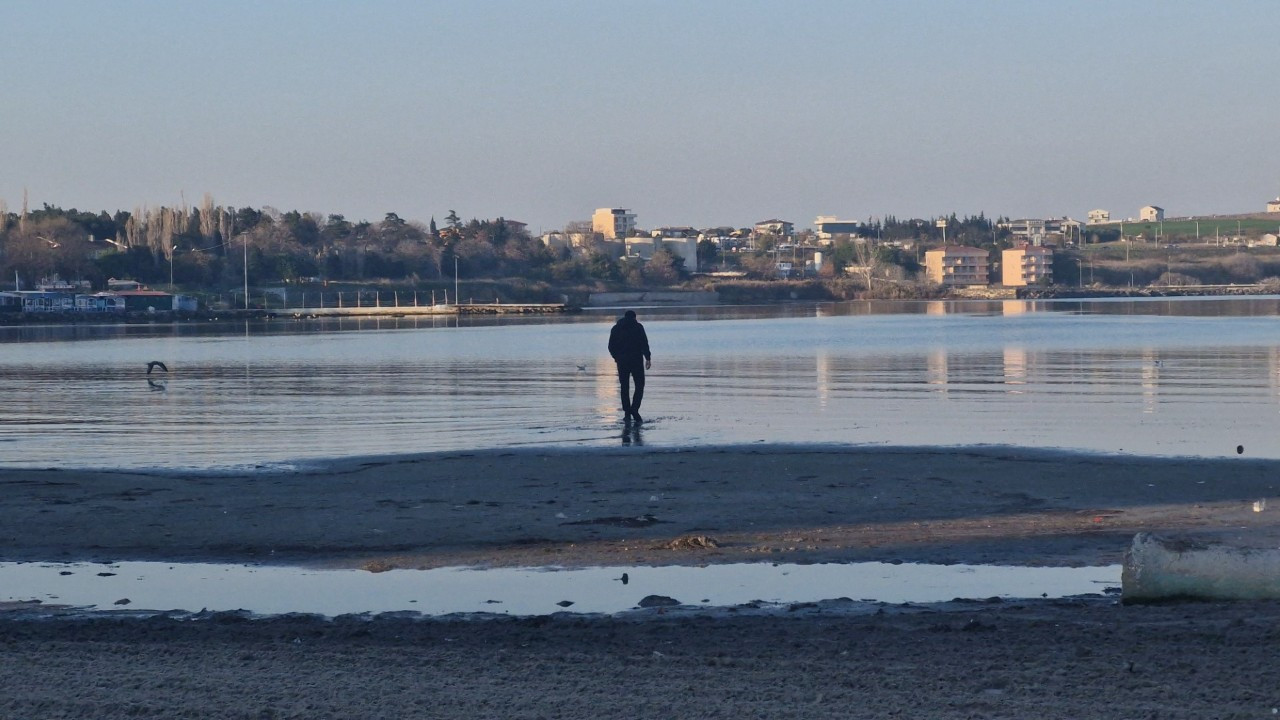 Tekirdağ'da tedirgin eden manzara! Deniz 20 metre çekildi: Nedeni merak ediliyor