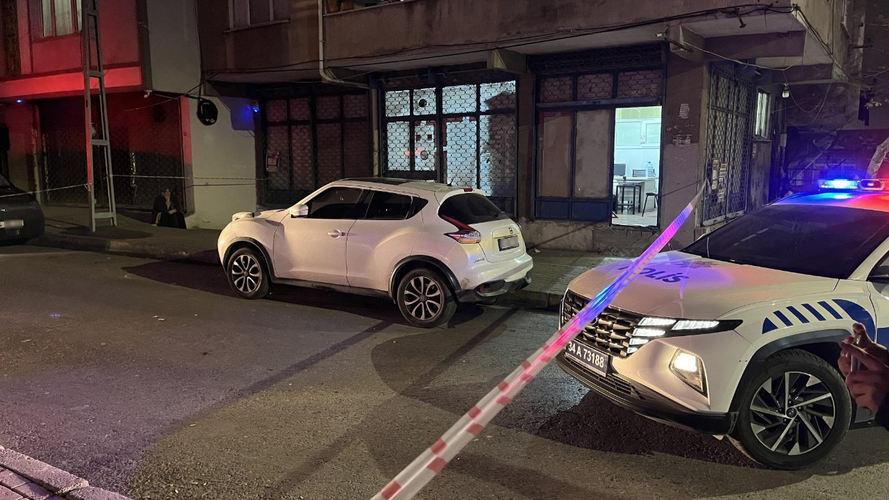 Bağcılar'da silahlı saldırı! Tekstil atölyesine kurşun yağdırdılar