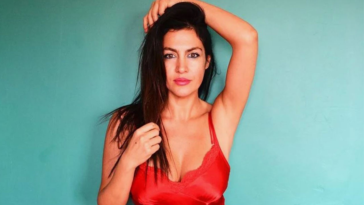 Tuğba Ekinci aradığı aşkı sonunda buldu! Yeni sevgilisiyle dudak dudağa pozlarını paylaştı