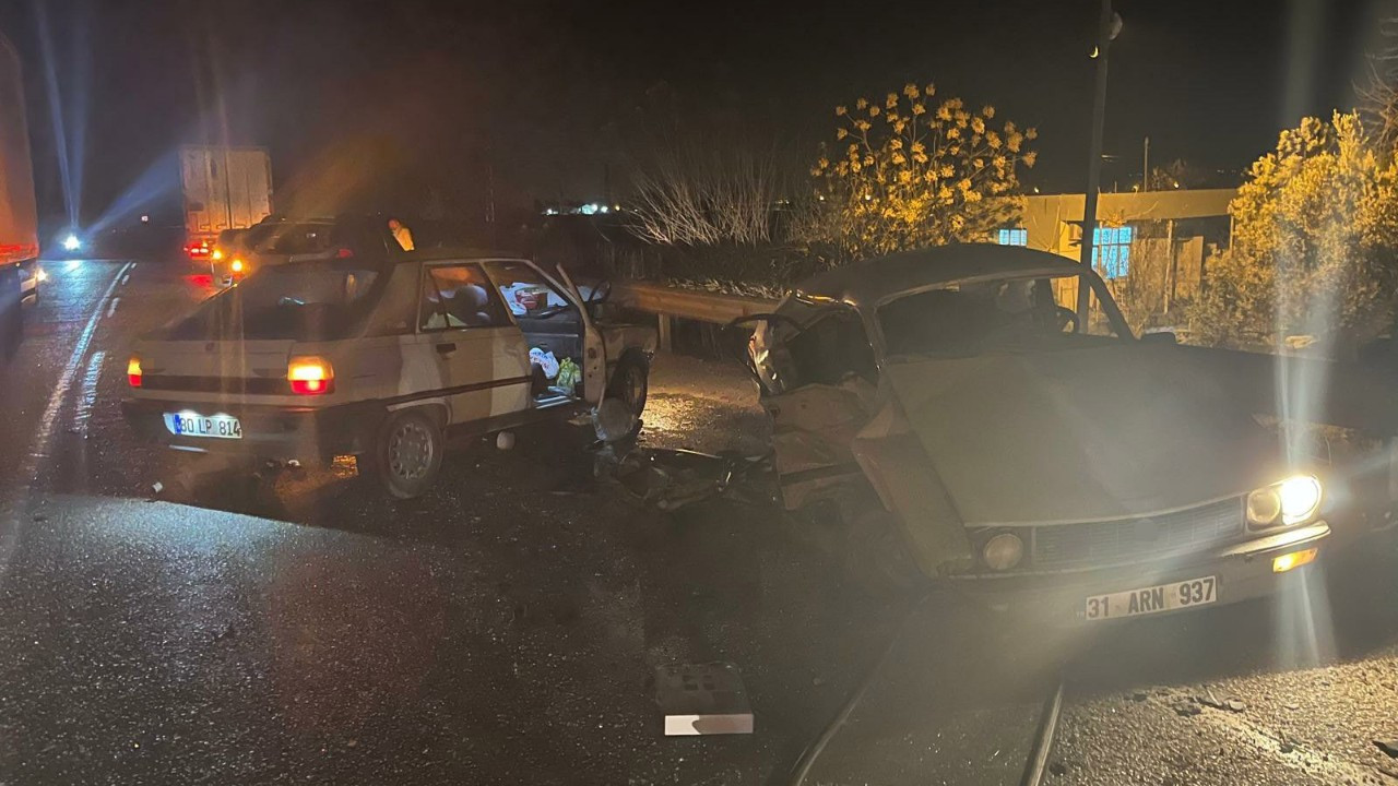 Osmaniye’de can pazarı! Otomobiller hurdaya döndü: Ölü ve yaralılar var