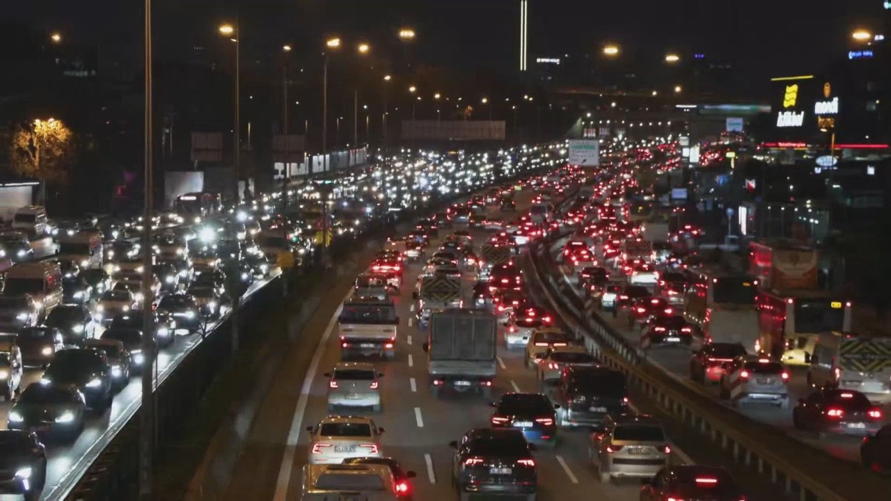 İstanbul'da derbi öncesi trafik kilitlendi