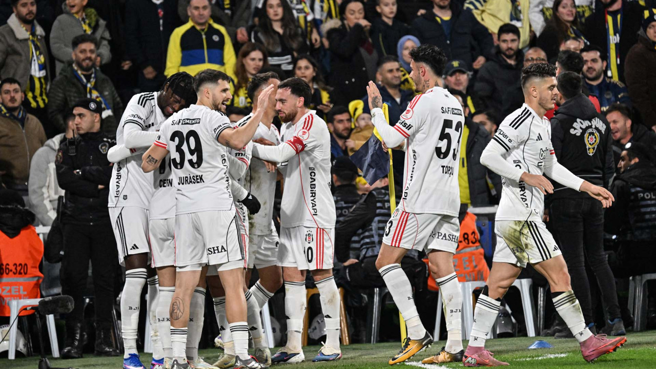 Beşiktaş’ta taşlar yerinden oynuyor! 3 futbolcunun üstü çizildi! İkinci yarıda yoklar!