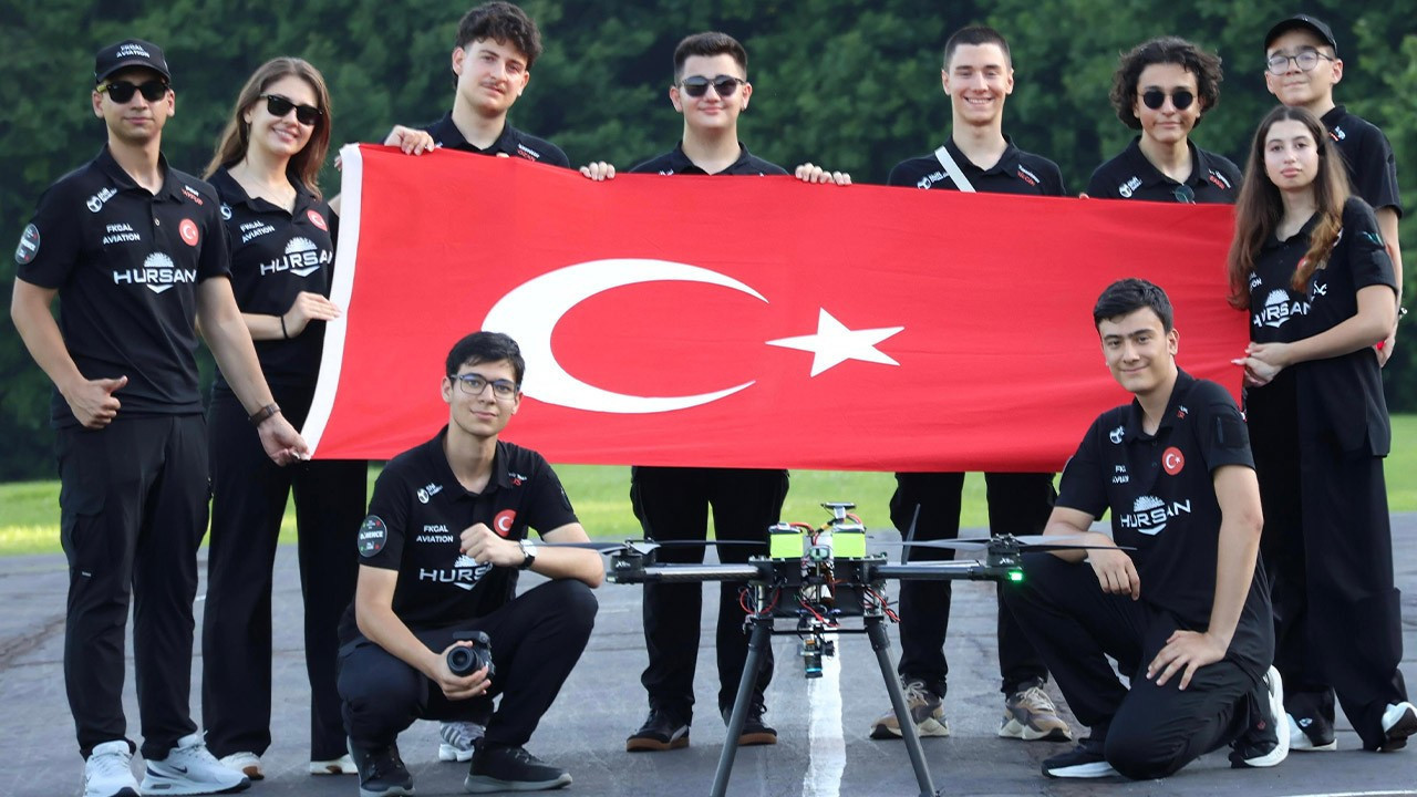 Türk lise öğrencilerinden ABD'de tarihi başarı!