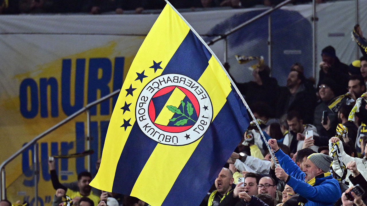 Transferde büyük sürpriz! Yıldız futbolcu 10 yıl sonra Fenerbahçe’ye geri dönüyor!