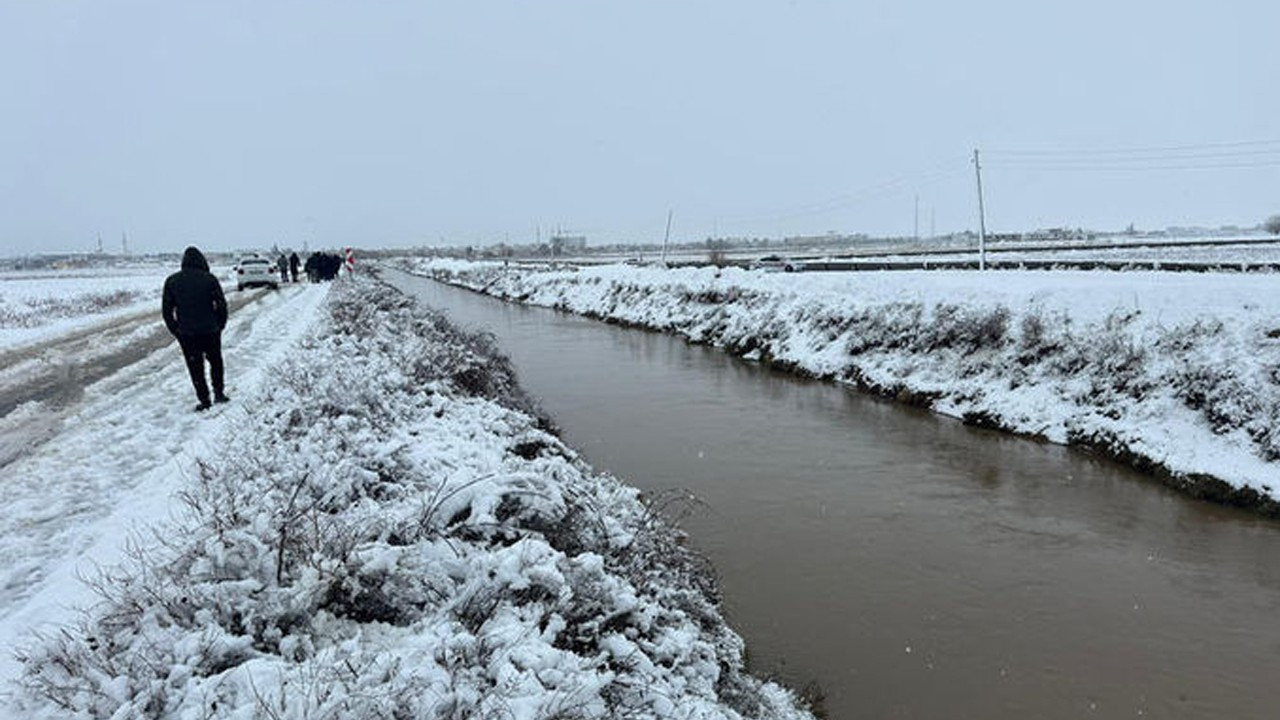 Şanlıurfa'da feci kaza! Otomobil kanala düştü! 4 kişi aranıyor!