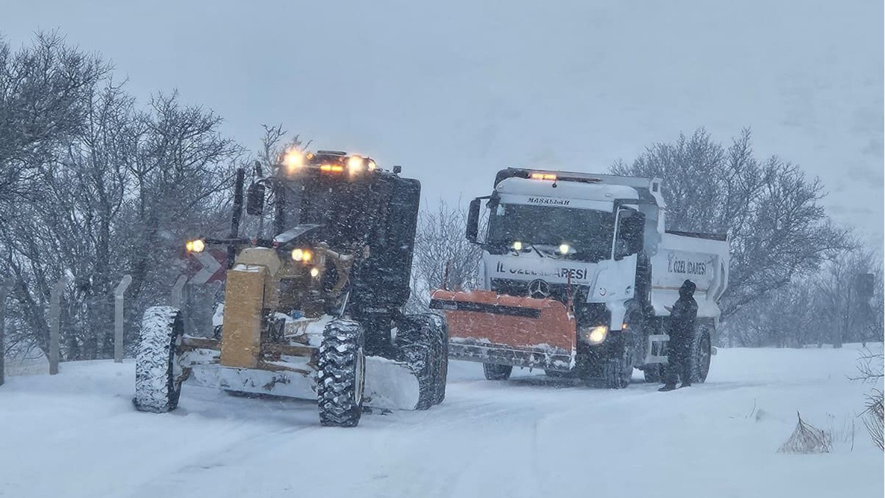 Elazığ’da 510’ köy yolu ulaşıma kapandı