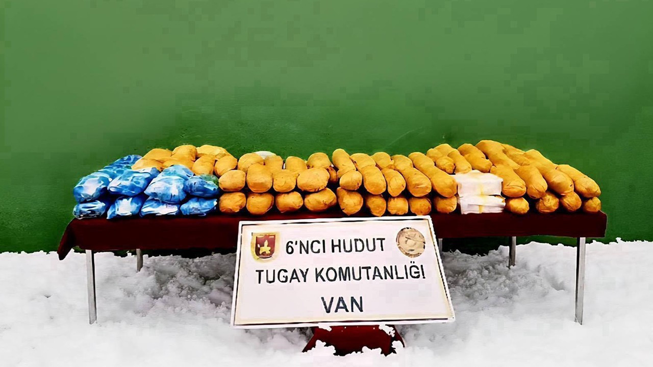 Van'da zehir tacirlerine darbe