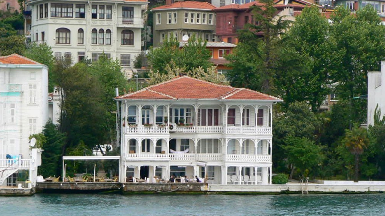 İki asırlık tarihi yalı rekor fiyata satışa çıktı! İşte dudak uçuklatan o rakam!