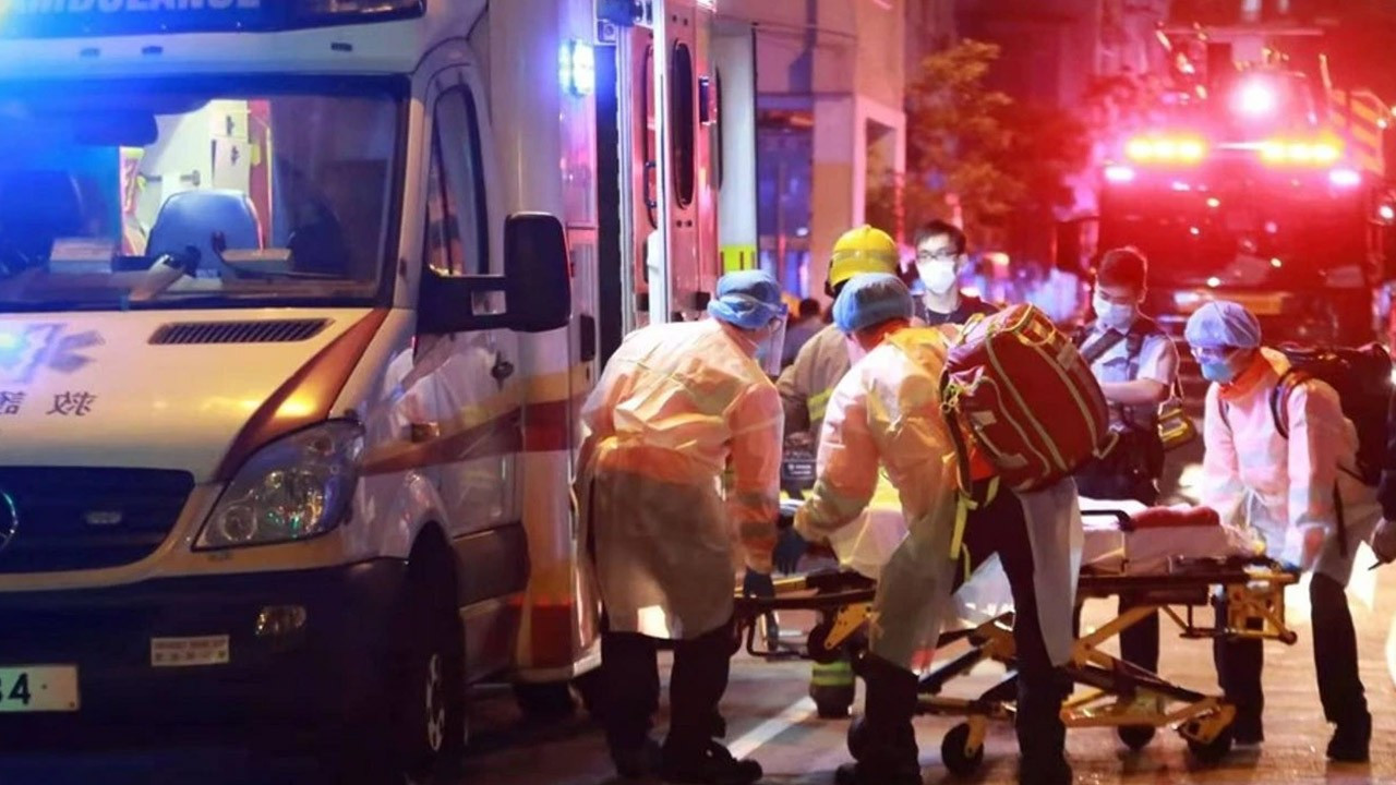 Hong Kong'da yangın felaketi: 1 ölü, 8 yaralı