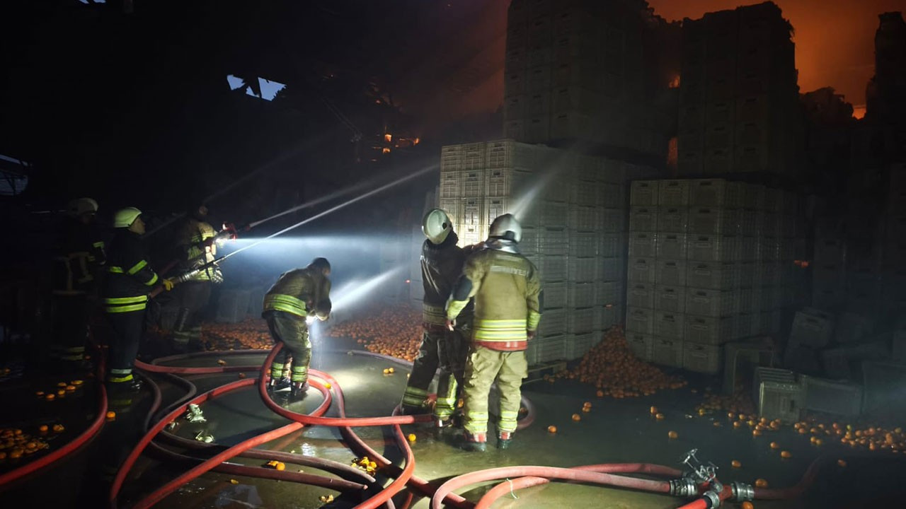 Hatay'da paketleme tesisinde yangın; 1 işçi hayatını kaybetti