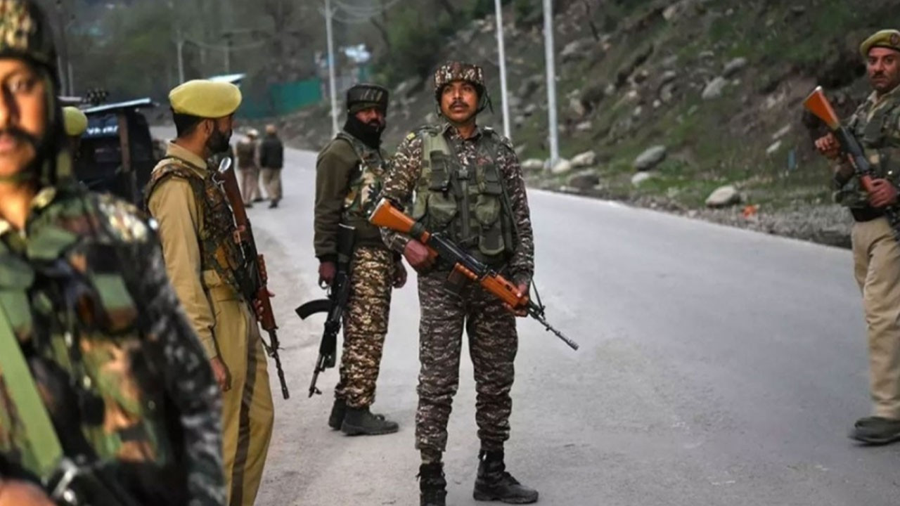 Pakistan'da el yapımı patlayıcıyla düzenlenen saldırıda 1 kişi öldü