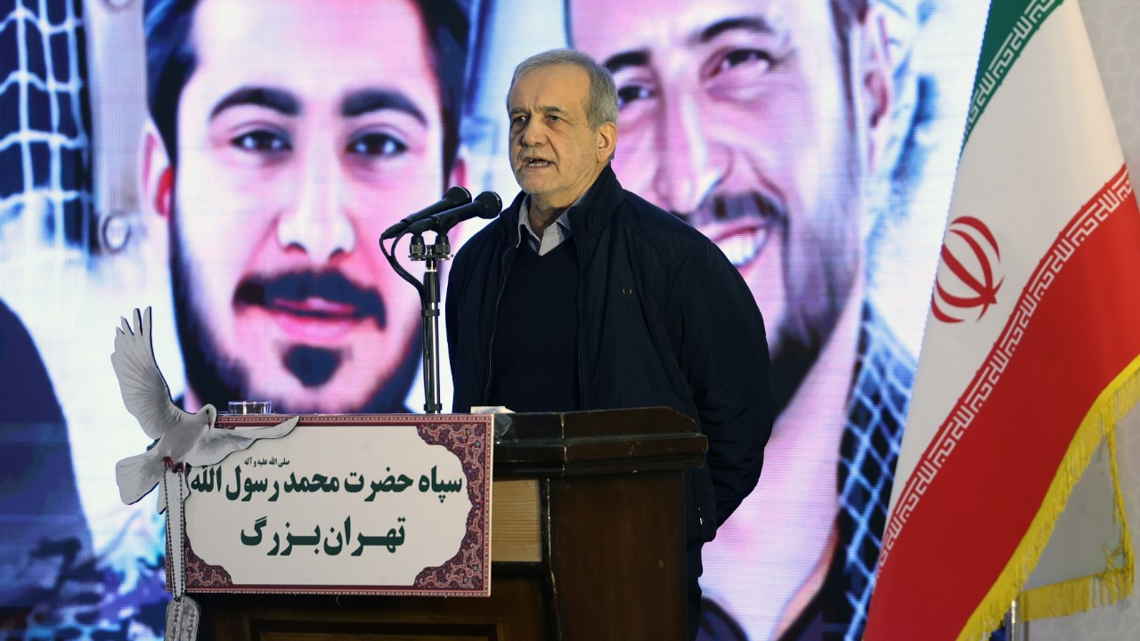 İran'da protestolar sürüyor: Cumhurbaşkanından yeni talimat