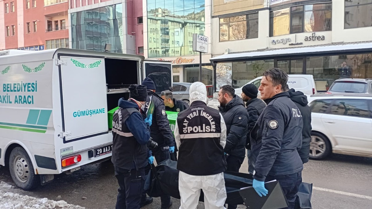 Okula gelmeyince ortaya çıktı: Evinde ölü bulundu!