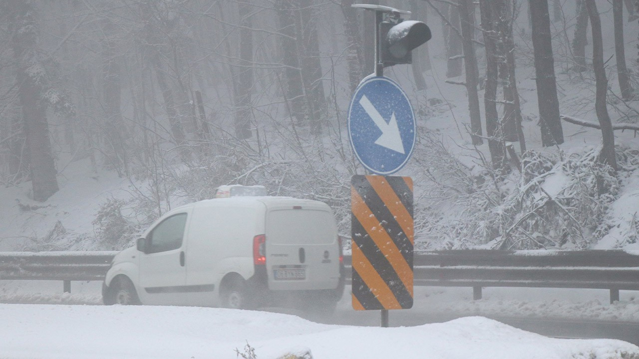 Sürücüler dikkat! Bolu Dağı’nda görüş mesafesi 30 metreye düştü