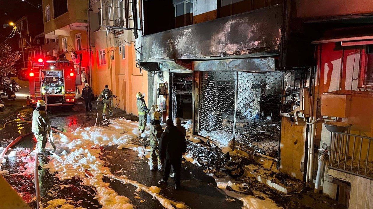 Motosiklet tamirhanesi alev alev yandı!