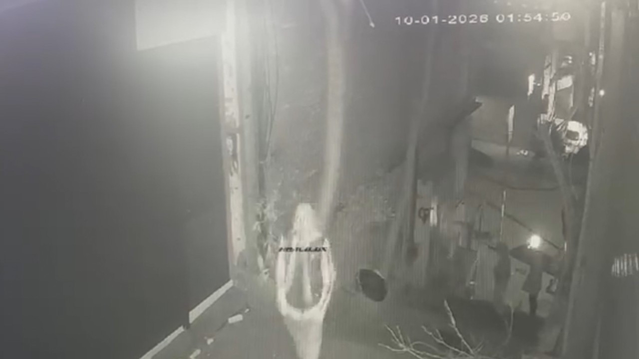 İstanbul'da iş yerine silahlı saldırı! Uyurken yakalandılar: Sebebi pes dedirtti!