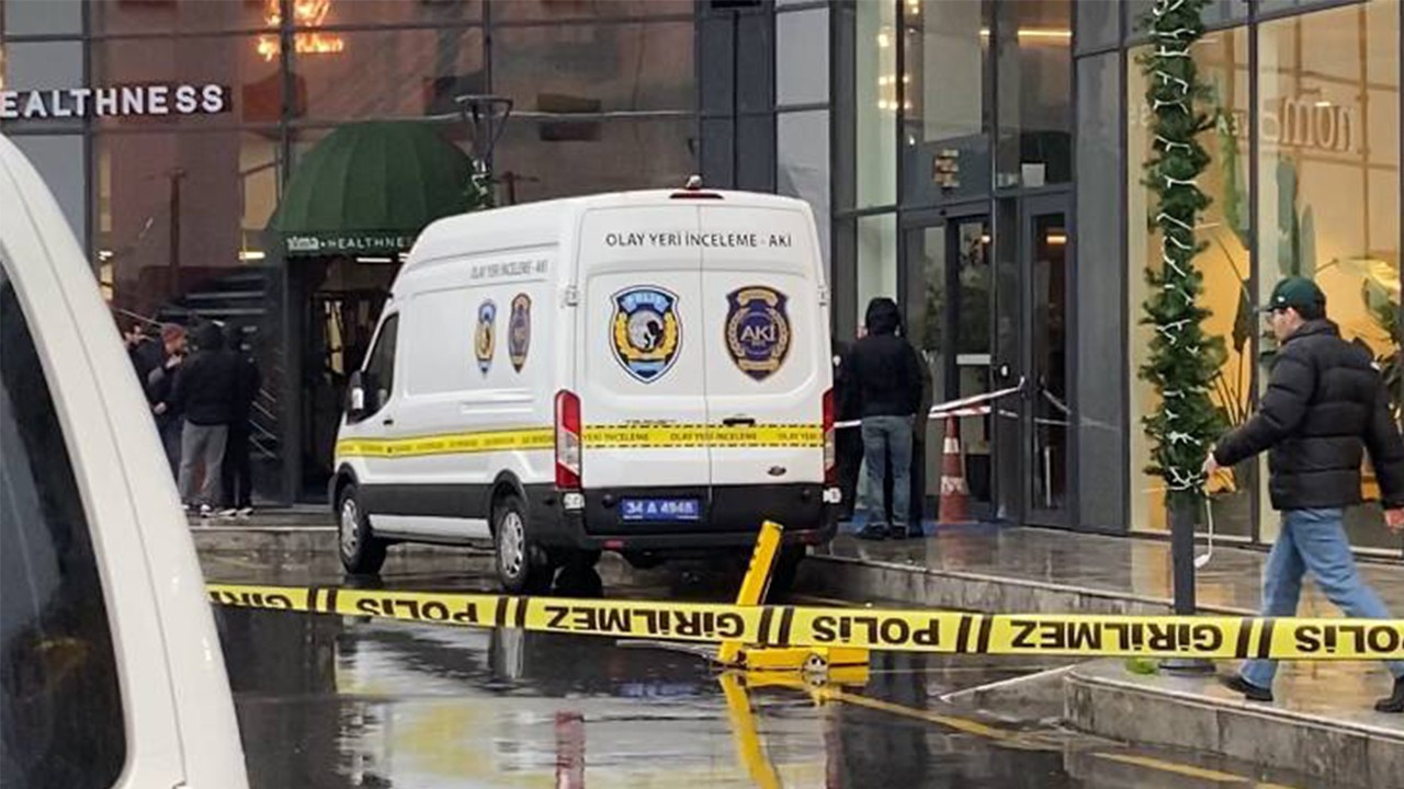 İstanbul'da kargo paniği: Kurye bırakır bırakmaz patladı! Yaralılar var