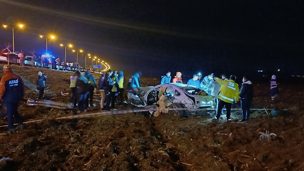 Batman'da katliam gibi kaza! İki araç da şarampole uçtu: Çok sayıda ölü ve yaralı var