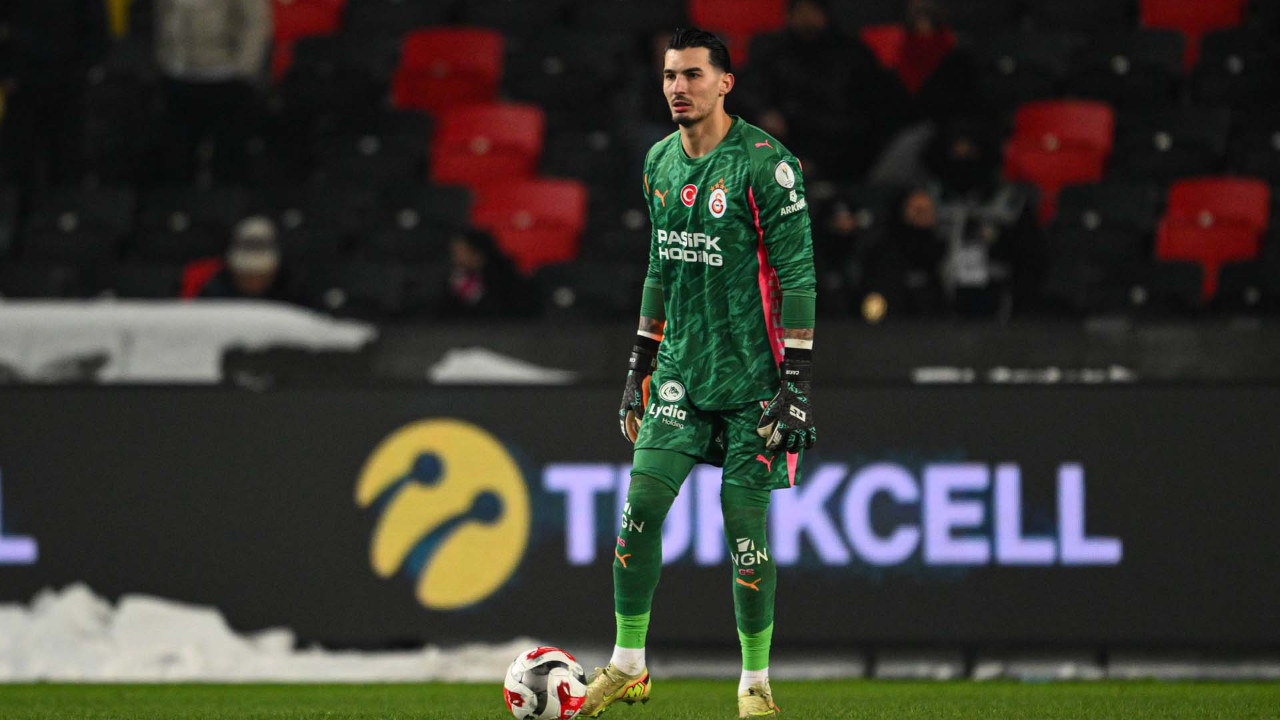 Fenerbahçe derbisinde yedeğe çekilmişti! Uğurcan Çakır’dan çarpıcı hareket!