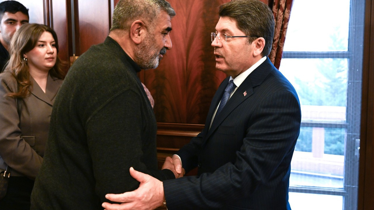 Bakan Tunç, Rojin Kabaiş'in babası ile görüştü