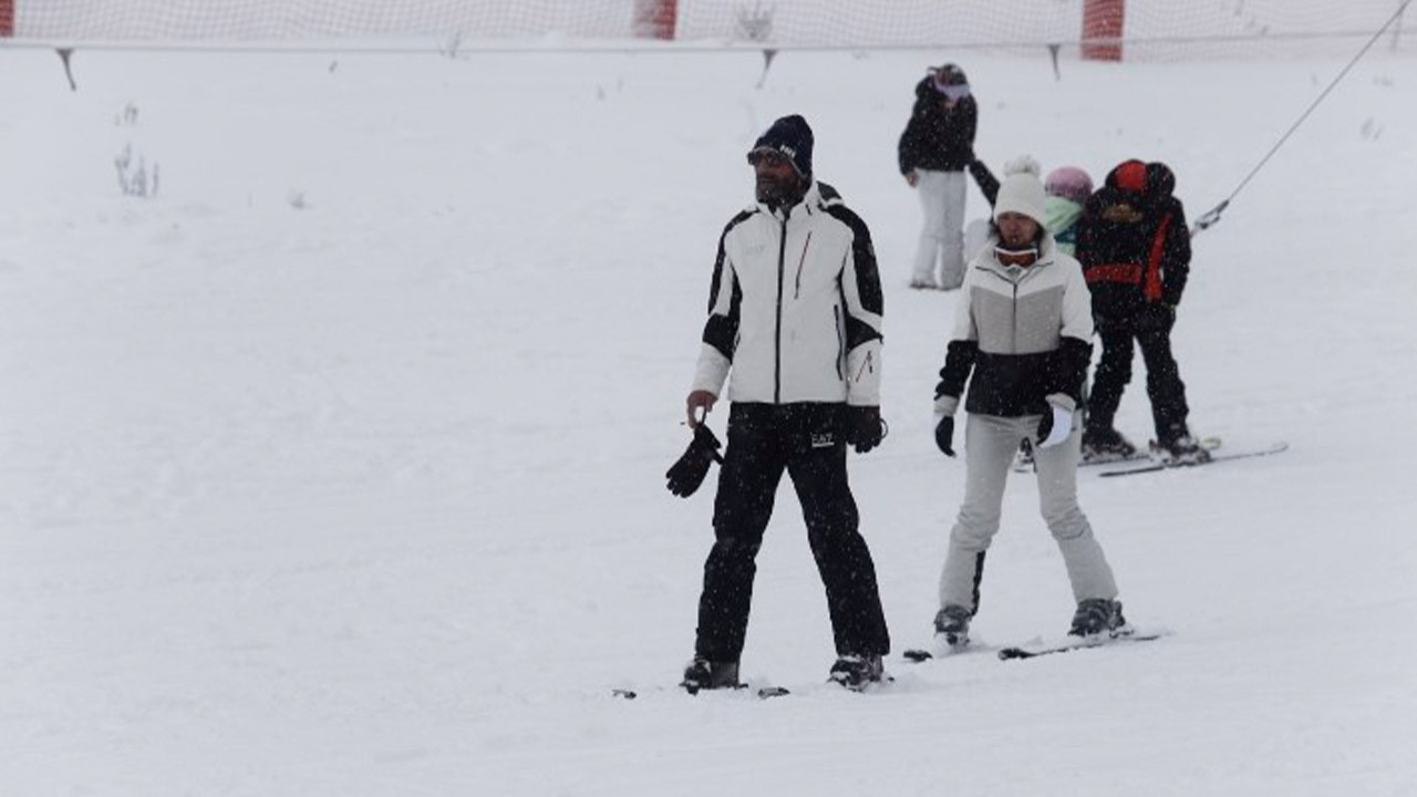 Uludağ'da kar kalınlığı 76 santimetreye ulaştı!