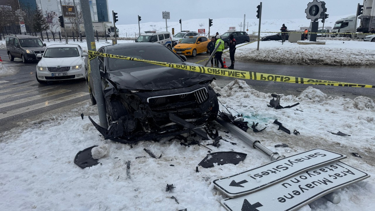 Yozgat’ta feci kaza! İki otomobil çarpıştı: Ölü ve yaralı var