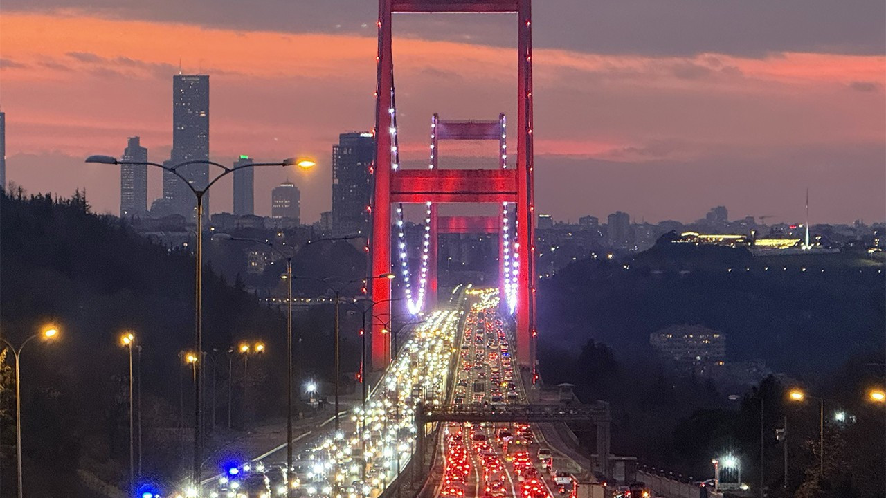 İstanbul'da trafik yoğunluğu yüzde 85'e yükseldi