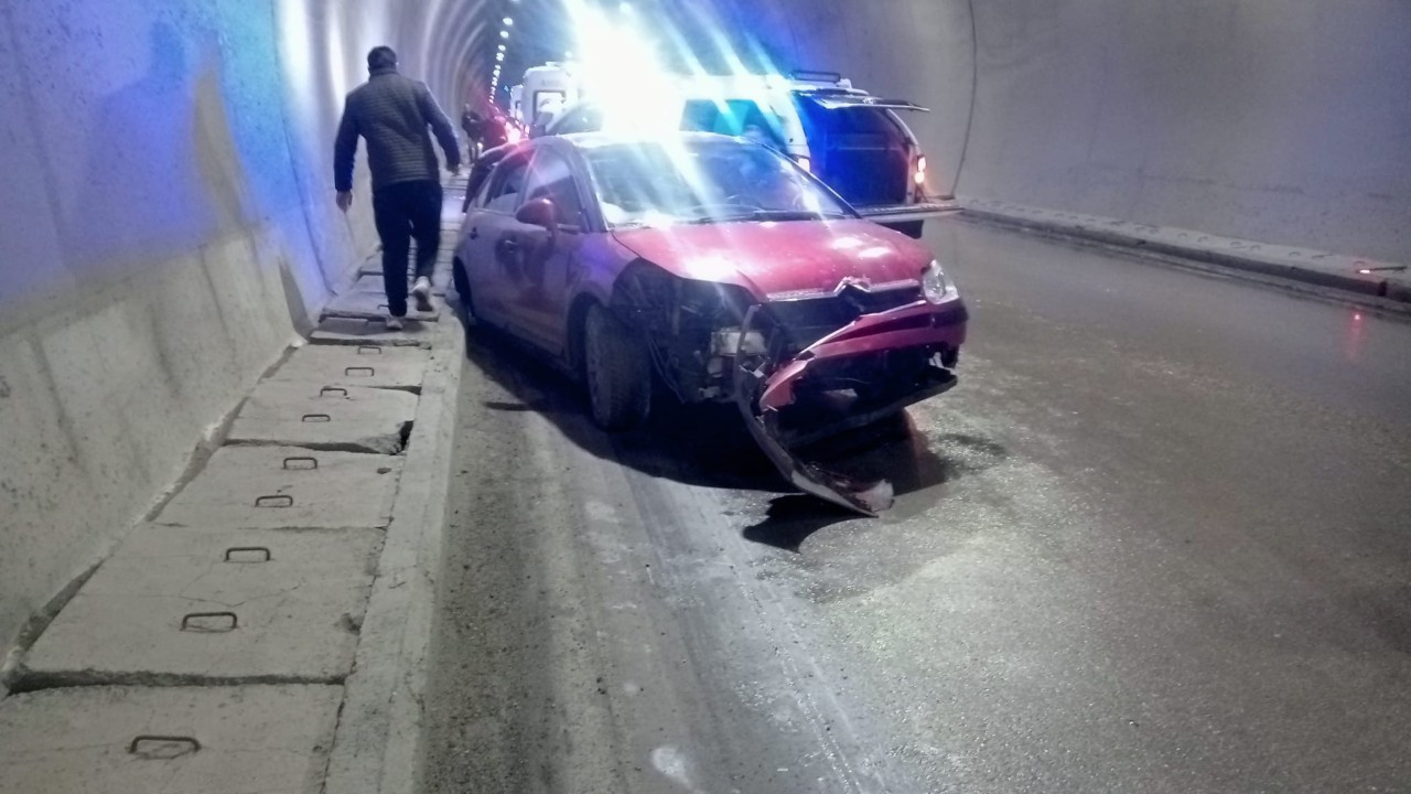 Tünelde zincirleme kaza! Ölü ve yaralılar var