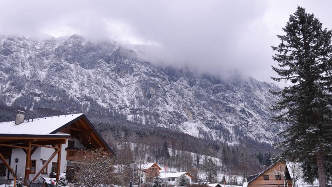 Avusturya'da çığ felaketi: 8 kişi hayatını kaybetti