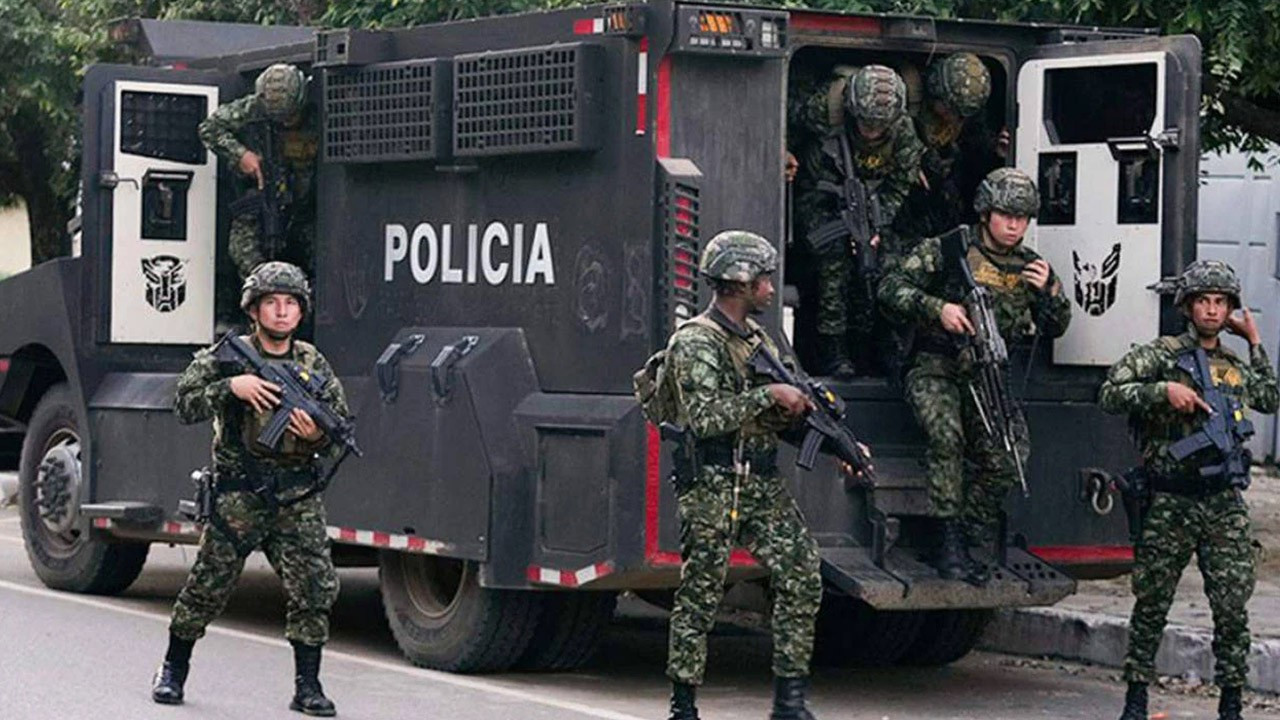 Kolombiya'da iki grup arasında silahlı çatışma çıktı: 30 ölü