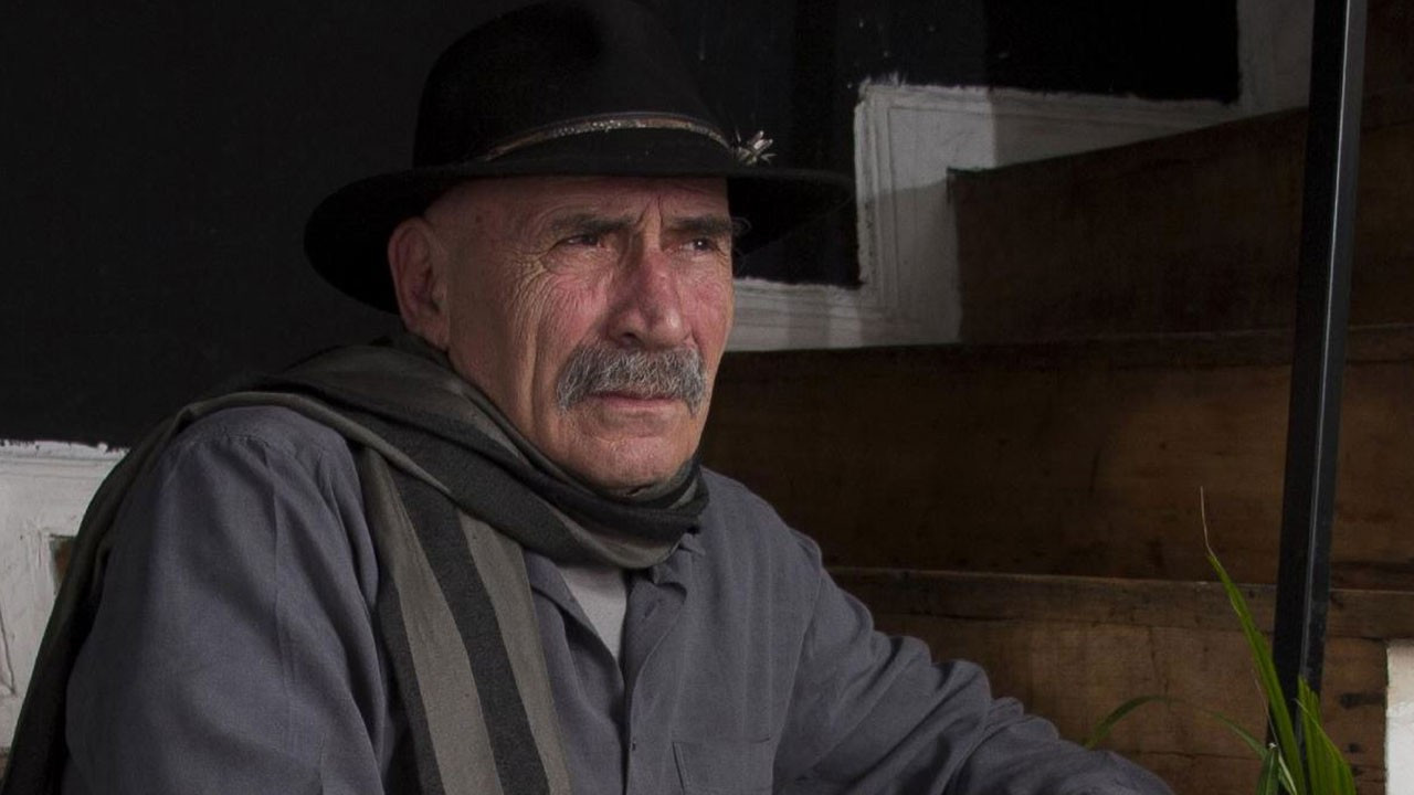 Usta oyuncu Tuncel Kurtiz'in evi ve oteli satışa çıkarıldı! Dudak uçuklatan fiyatı ortaya çıktı