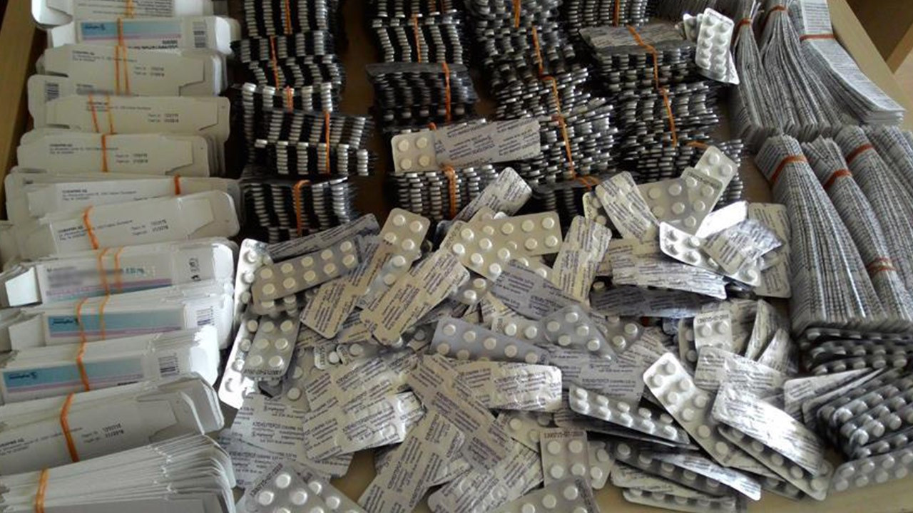 İstanbul 'da kaçak ilaç operasyonu: 54 kişi yakalandı