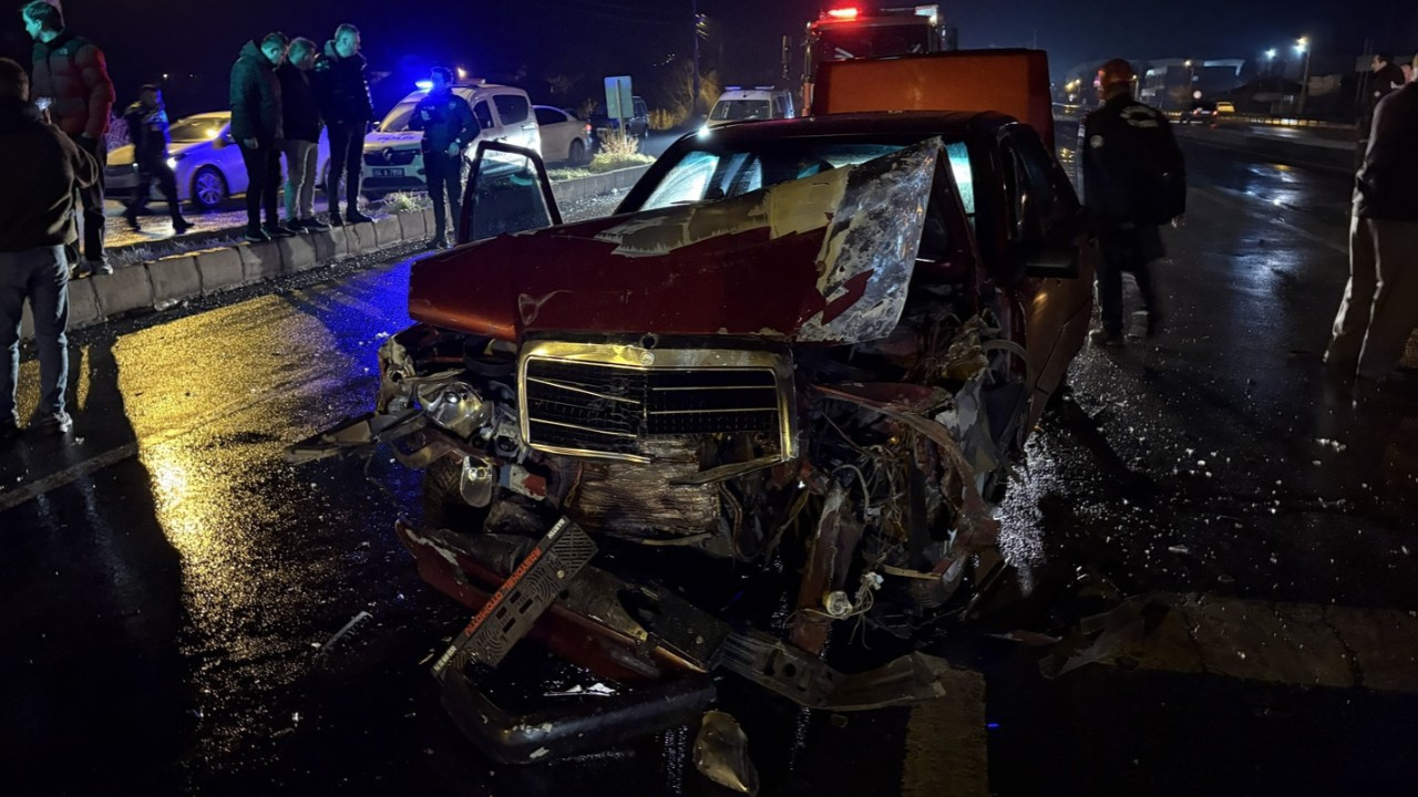 Sakarya'da feci kaza! Yaralı var