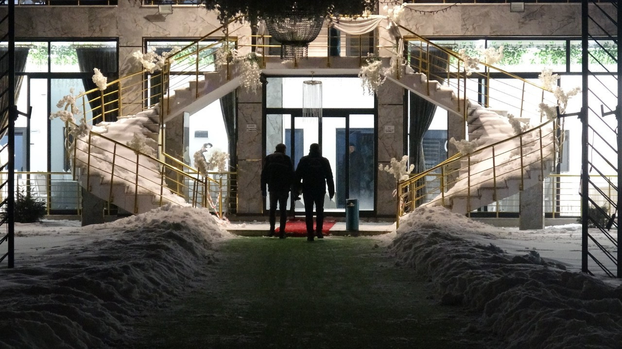 Nişan eğlencesi kabusa döndü! 46 kişi zehirlendi: Ambulanslar peş peşe gitti