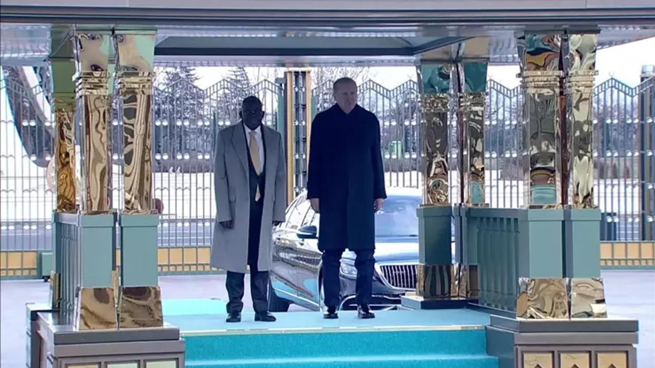 Nijerya Cumhurbaşkanı Bola Ahmed Tinub Ankara'da: Cumhurbaşkanı Erdoğan resmi törenle karşıladı