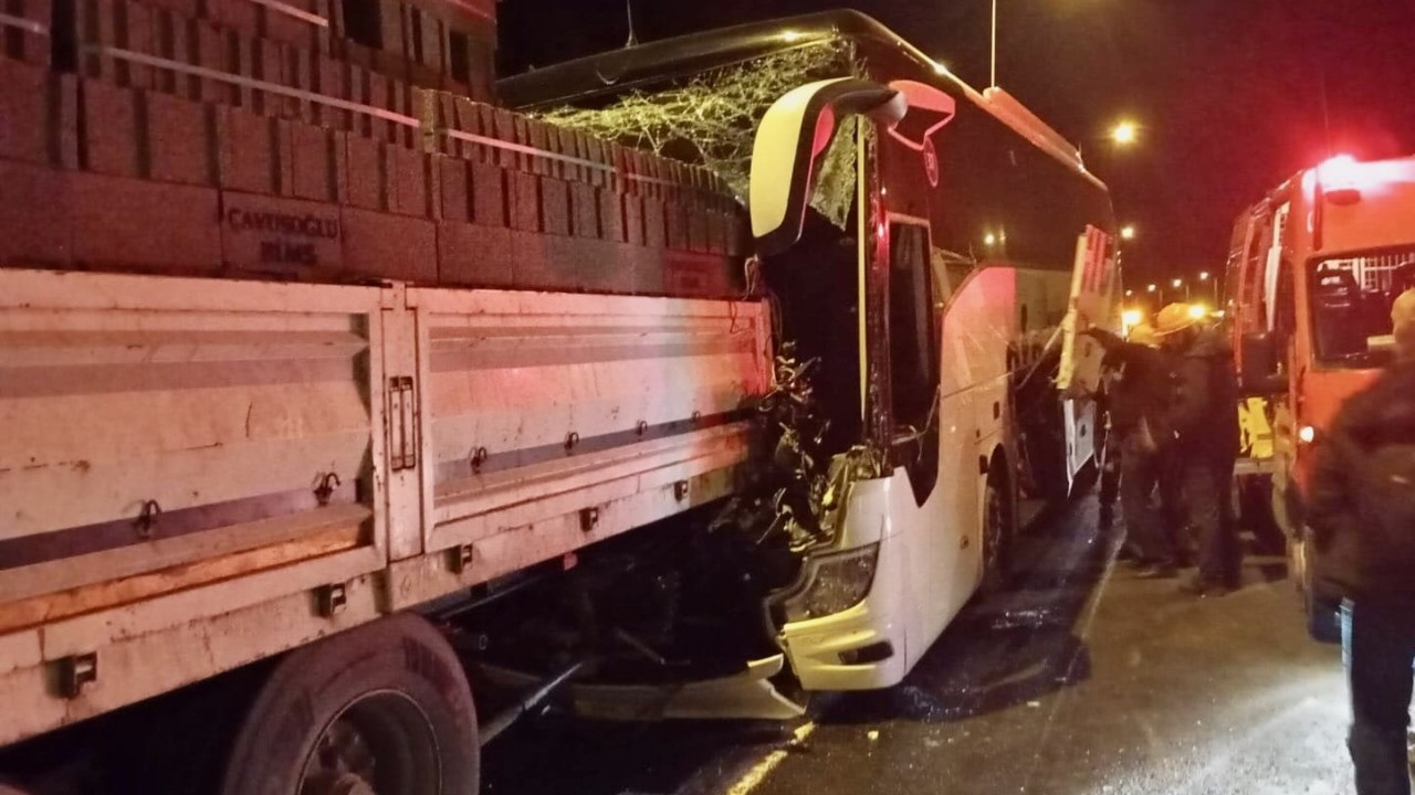 Anadolu Otoyolu’nda feci kaza: Ölü ve yaralılar var