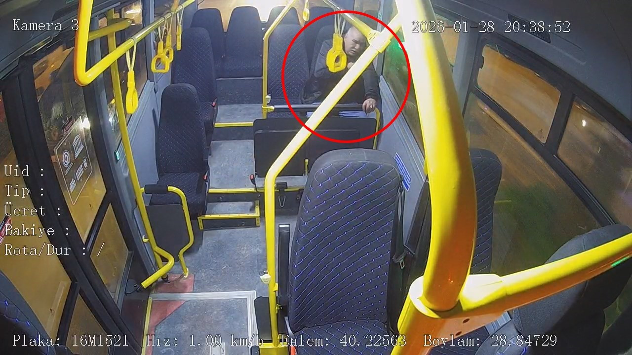 Kalp krizi geçiren yolcuyu hastaneye yetiştirdi! O şoför hakkında dikkat çeken detay