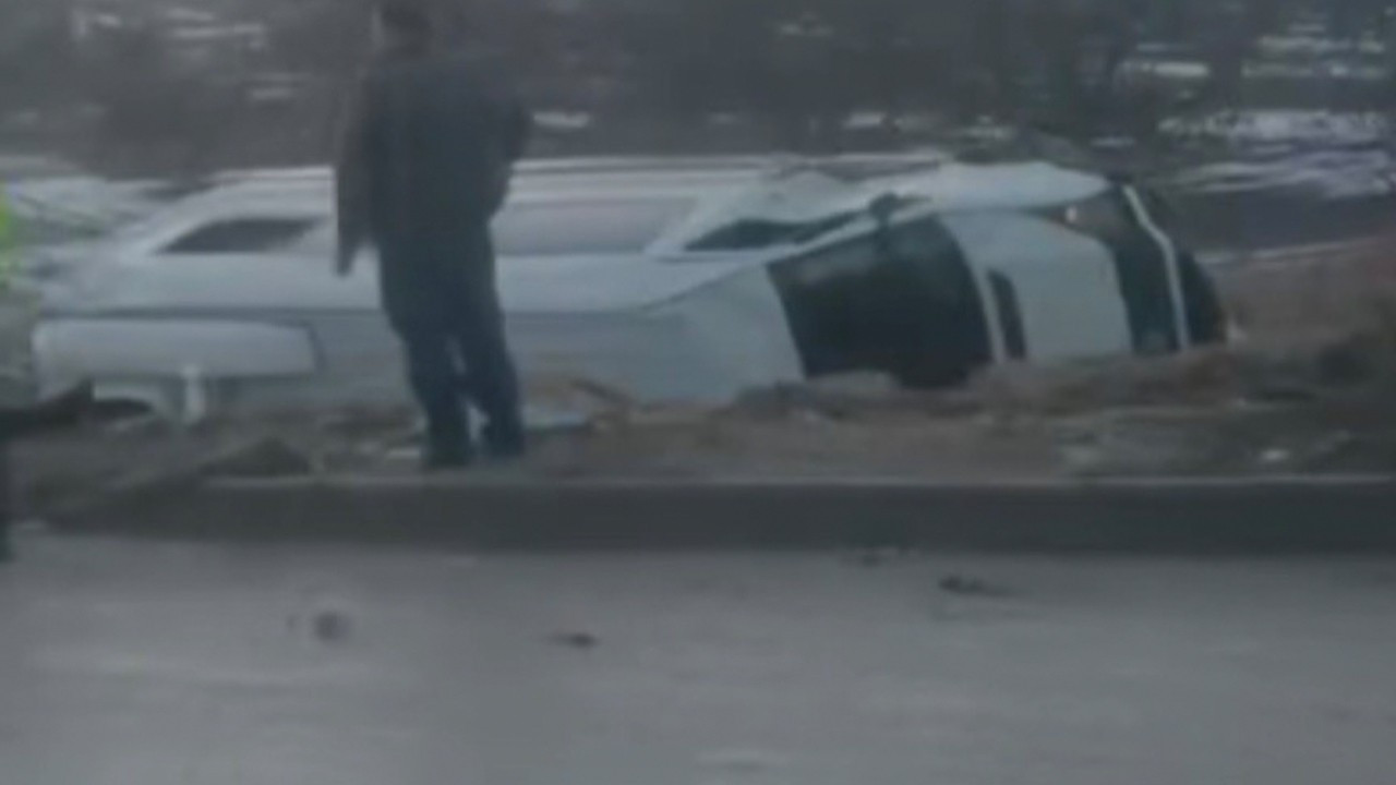 İşçi servisi şarampole devrildi! Çok sayıda yaralı var