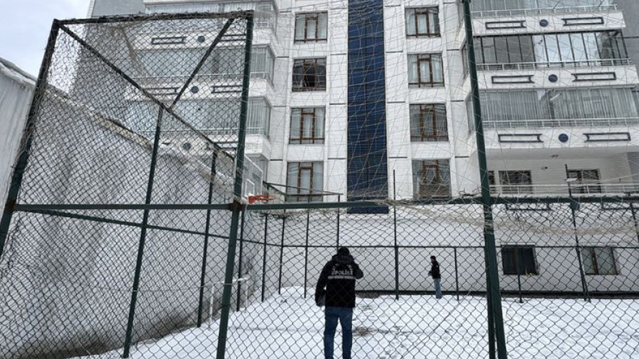 Temizlik faciayla bitti! 3.kattan düştü!