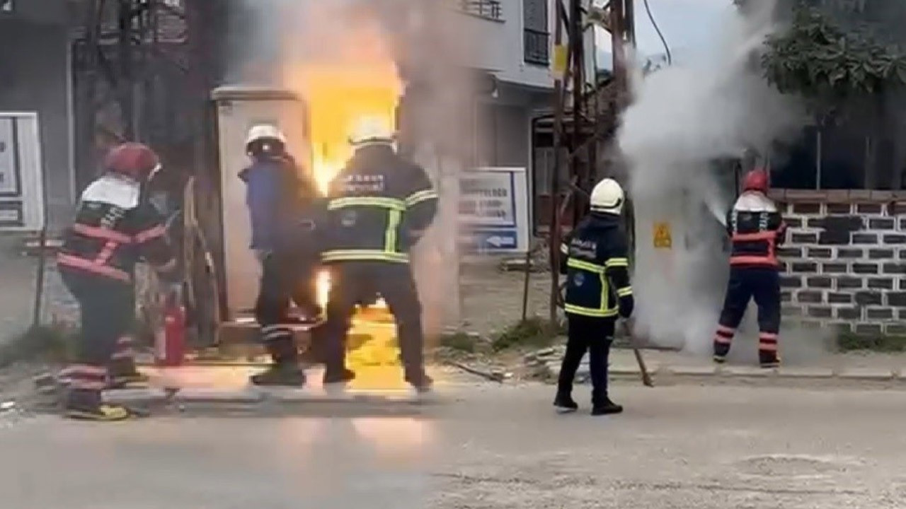 Sakarya'da yürekler ağza geldi! Trafo yangınında korkutan patlama!